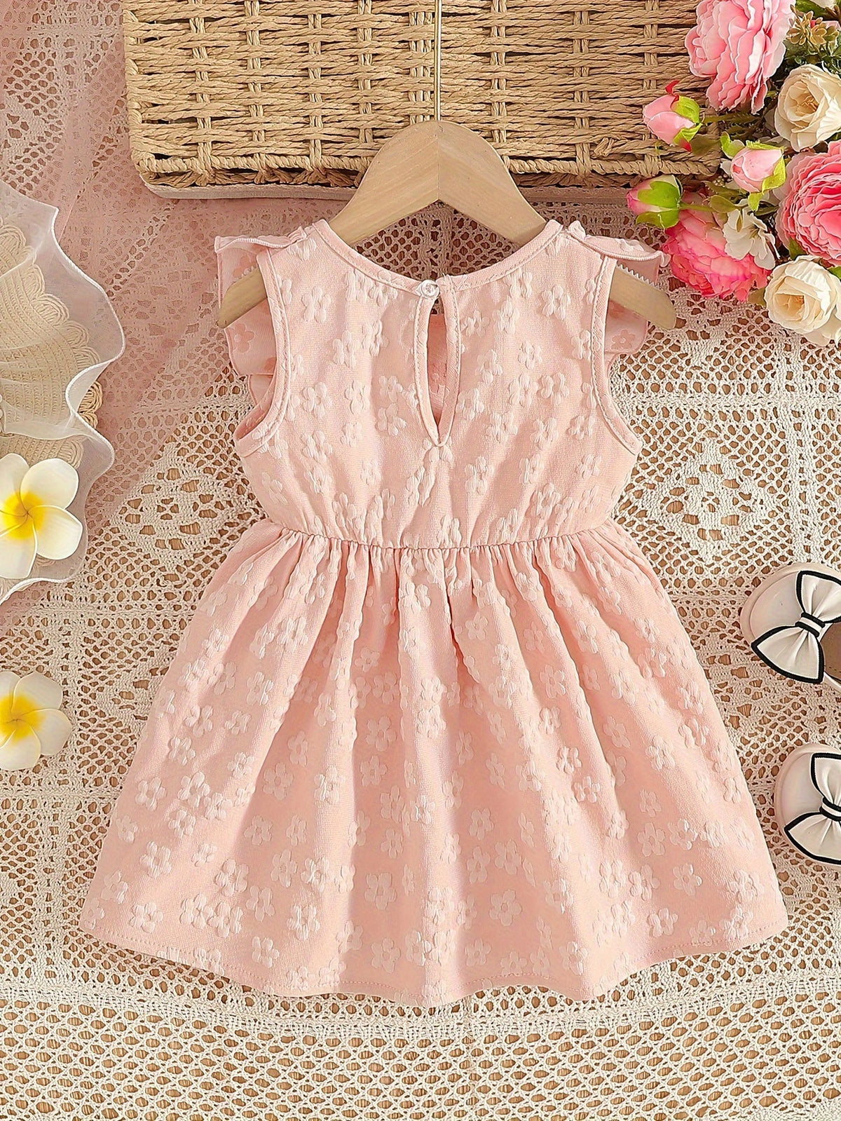 Baby Girls' Floral Texture Dress with Ruffled Shoulders and a Front Bow for Summer Family Occasions