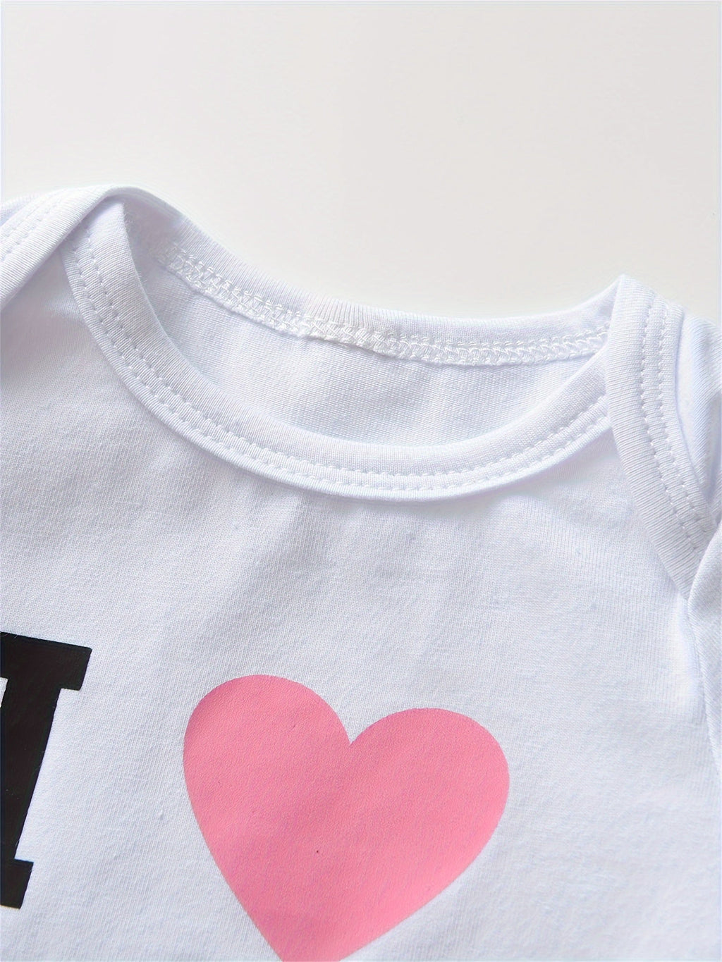 Baby Girl Bodysuit and Pants Set, I Love Mom and Dad Prints with Pink Side Stripes for Everyday Dressing