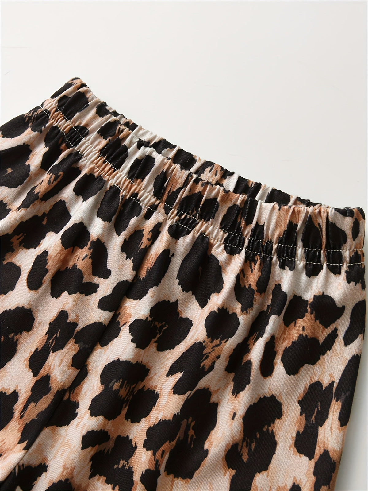 Baby Girls' Cat Print Outfit Set with a Long Sleeve Ruffle Tunic and Leopard Pants for Everyday Wear