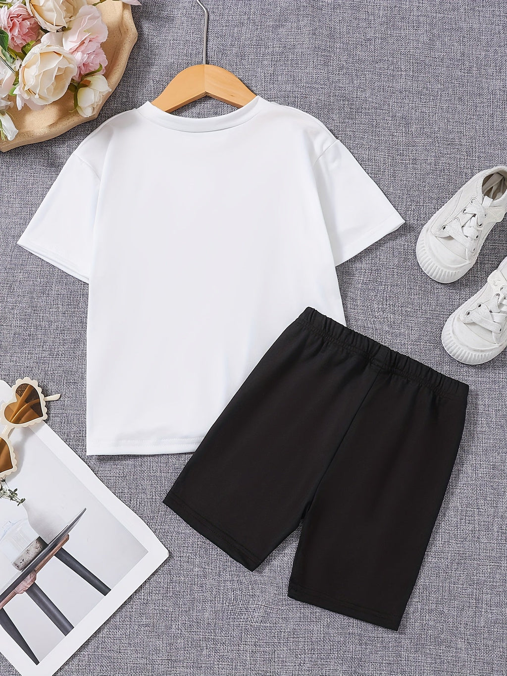 Girls' White Graphic T-Shirt and Black Shorts Set with Leopard Bow Design for Summer Casual Wear