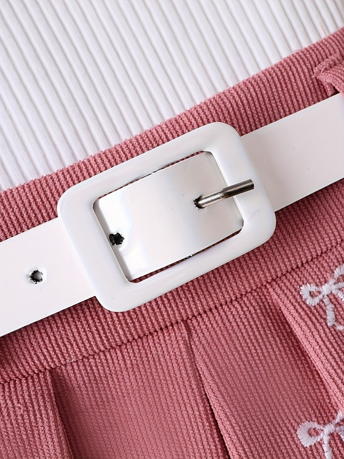 Toddler Girls' Skirt Outfit with a White Collared Bow Top and Pink Pleated Skirt, Including a Belt